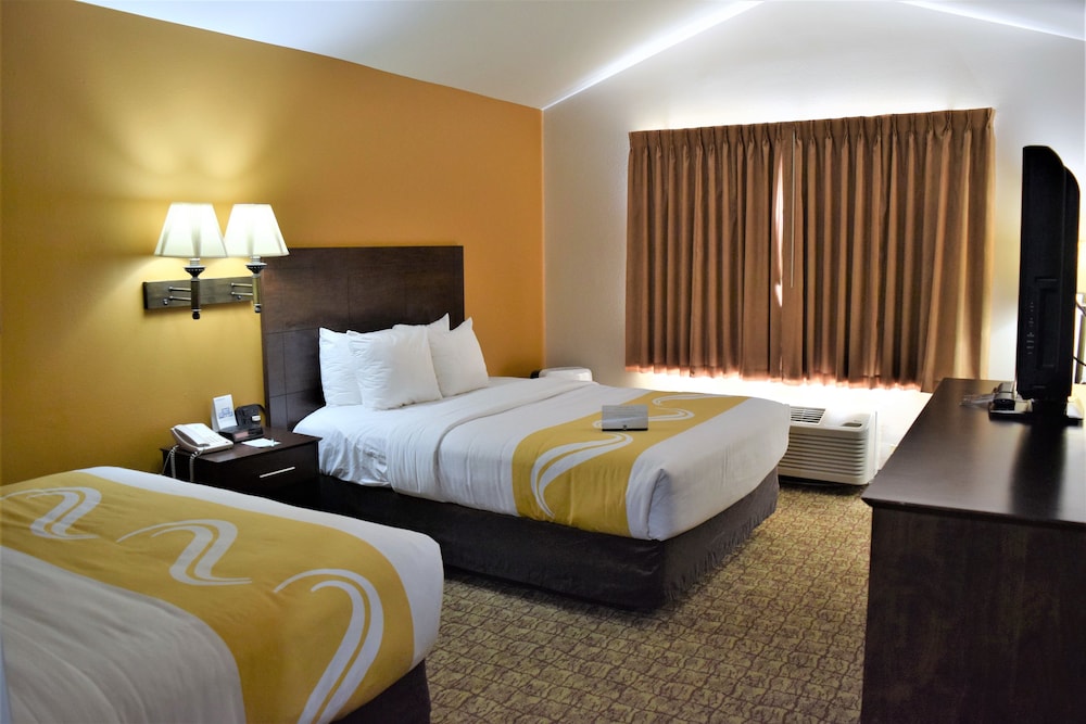 Standard Room, 2 Queen Beds, Non Smoking - Photo 10