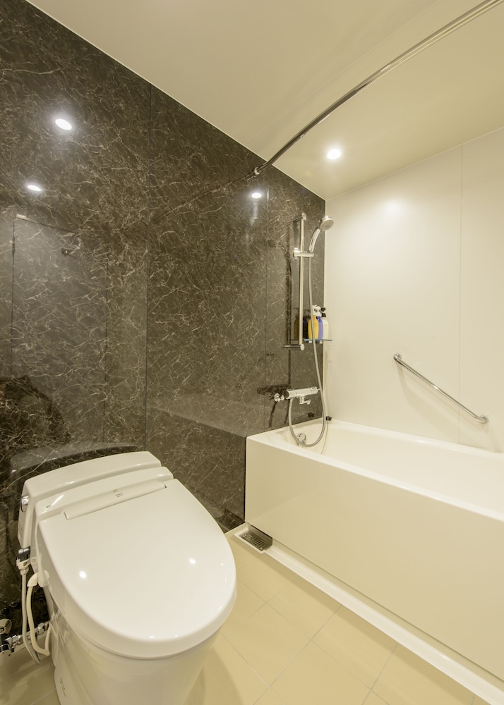 Standard Room (Upgraded) - Photo 6