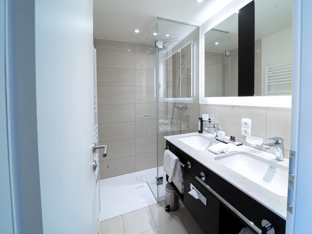 Deluxe Double Room, 1 Bedroom, Non Smoking photo 2