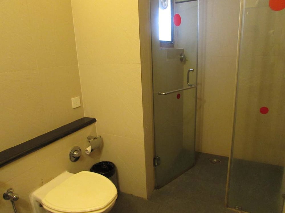 Suite, 1 Bedroom - Photo 2