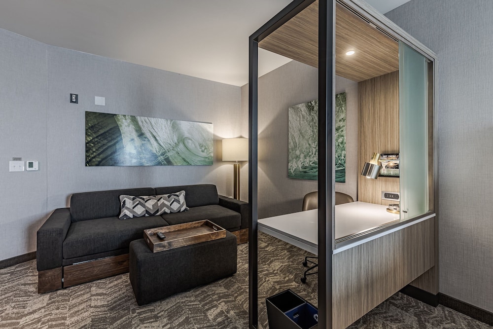 Suite, 2 Queen Beds (Mobility Accessible, Tub) - Photo 5