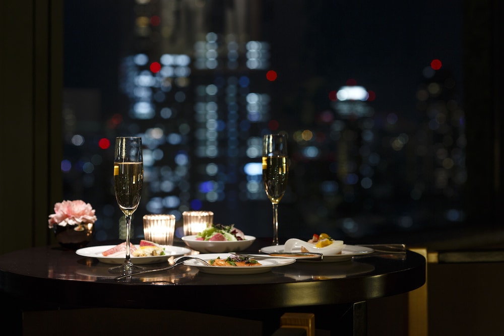 Club Deluxe King, Non Smoking (Breakfast & Club Lounge Access Included) - Photo 17