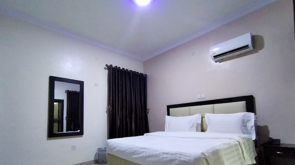 Executive Room - Photo 3