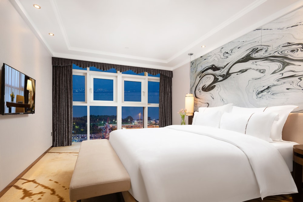 Deluxe Family Room, 2 Bedrooms, Ocean View photo 1