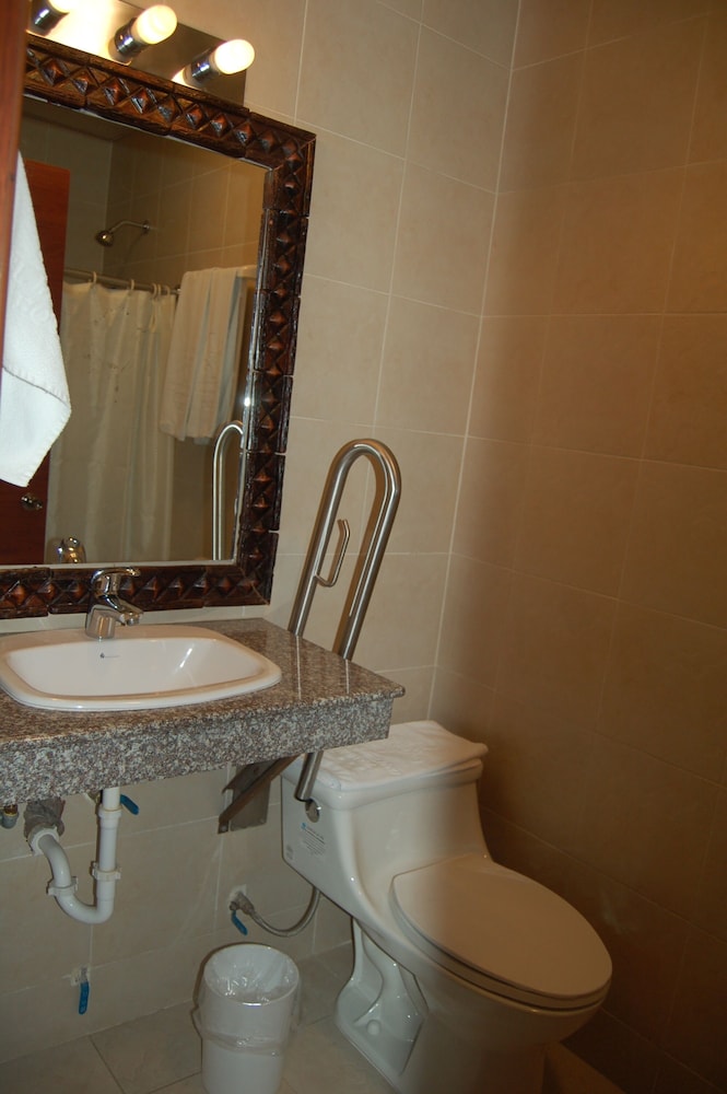 Triple Room, 1 Bedroom, Private Bathroom photo 2