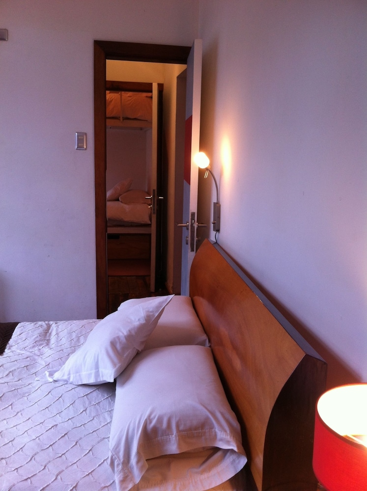 Family Room, 2 Bedrooms, Ensuite, Hill View photo 2