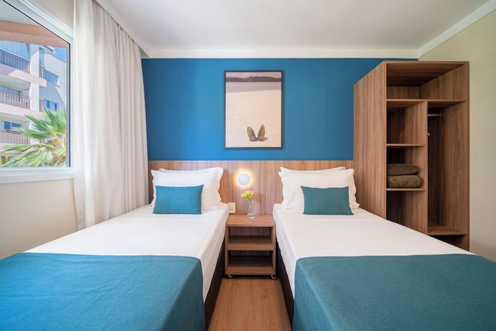 Deluxe Suite, Mobility Accessible photo 2