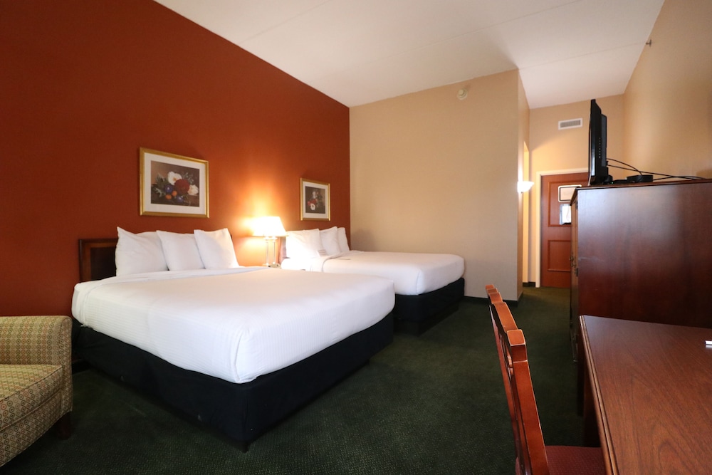 Standard Room, 2 Queen Beds, Mobility Accessible - Photo 13