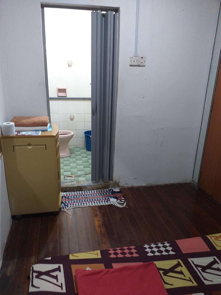 Deluxe Double Room, 1 Queen Bed, Private Bathroom photo 3