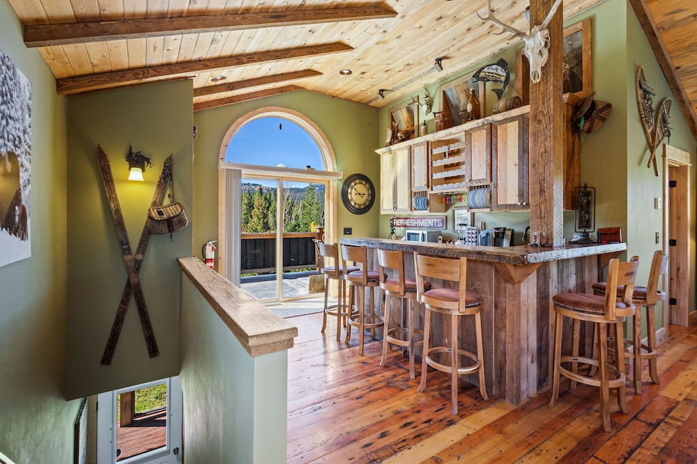 Luxury House photo 3