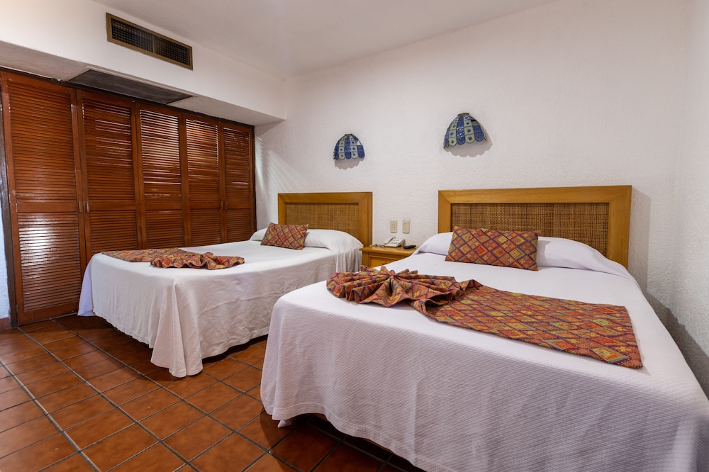 Suite, 1 Bedroom, Oceanfront - Photo 6