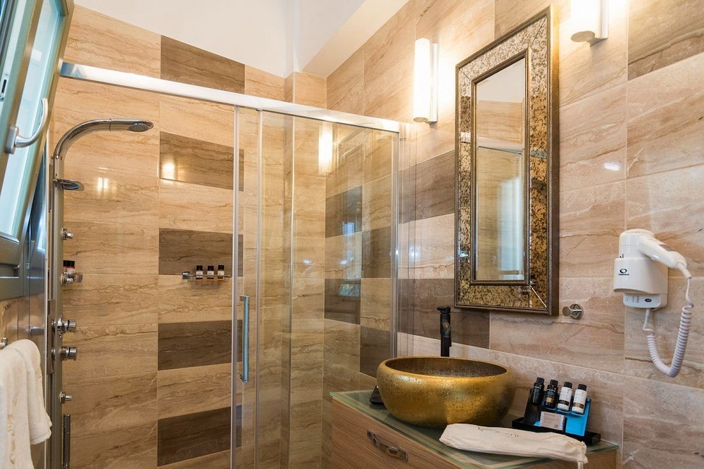Royal Suite photo 3