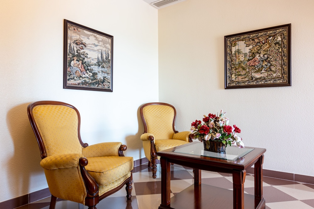 Suite - Photo 7