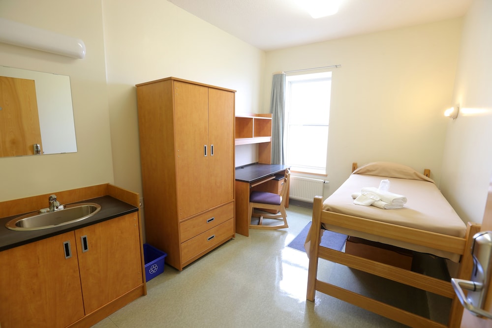 Risley Hall Single room -Shared Bathroom