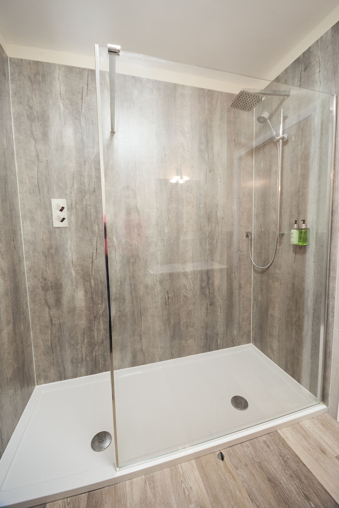 Executive Double Or Twin Room, Accessible, Ensuite - Photo 5