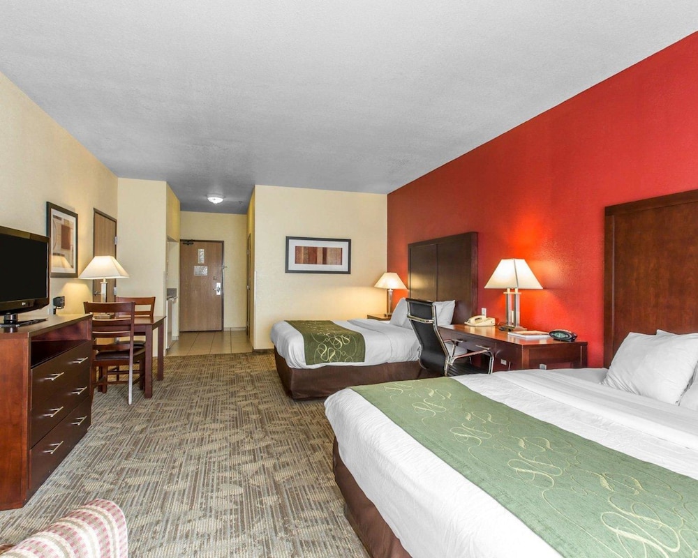 Suite, Multiple Beds, Non Smoking - Photo 2