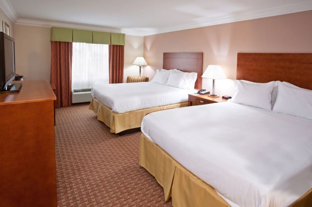 Suite, Multiple Beds - Photo 4