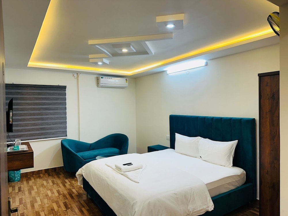 Deluxe Double or Twin Room, City View