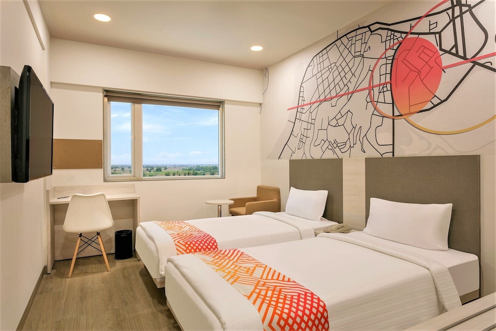 Luxe Twin Room - Photo 1