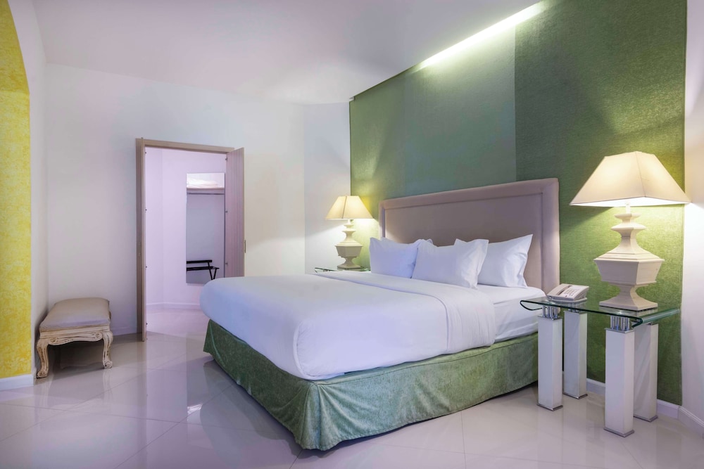 Suite, 1 King Bed (Governor)