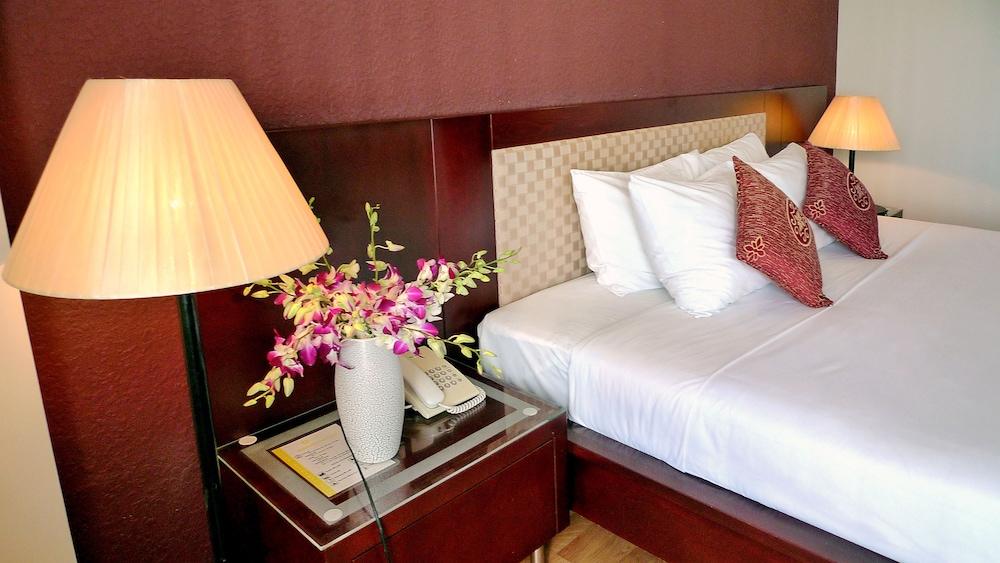 Superior Room, Partial Ocean View - Photo 4