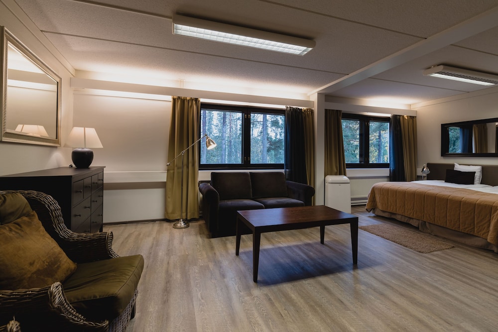 Family Room photo 1