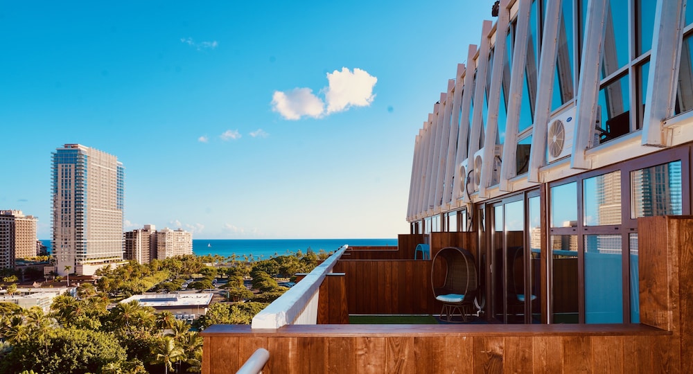 Platinum Terrace Penthouse (Club Access) - Photo 3