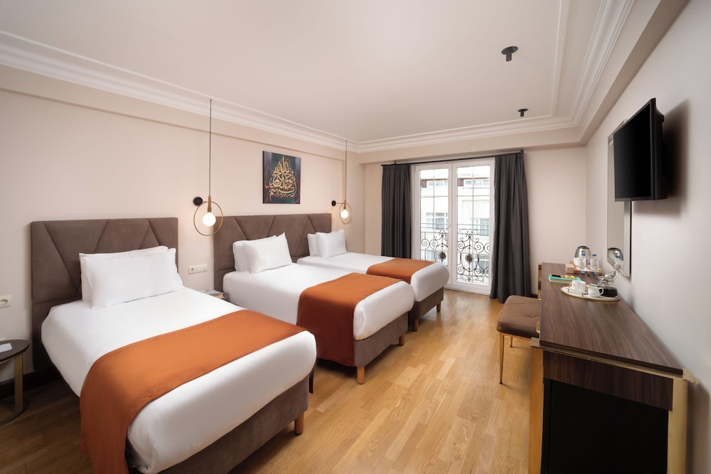 Standard Triple Room, 3 Twin Beds photo 3