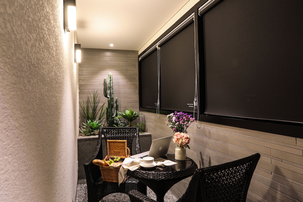Mari Suite - Photo 4
