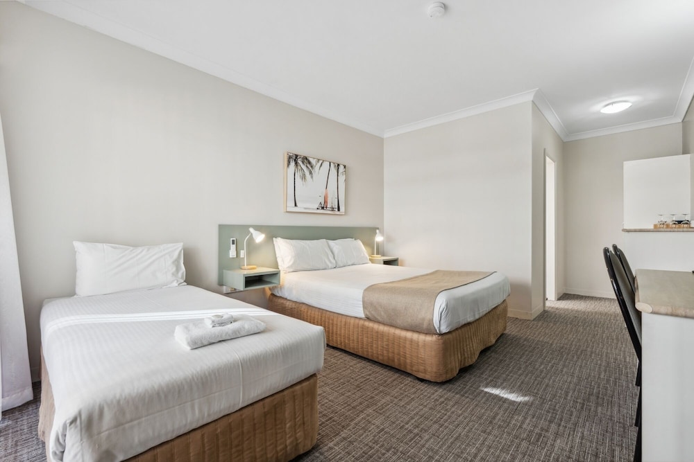 Standard Twin Room - Photo 1