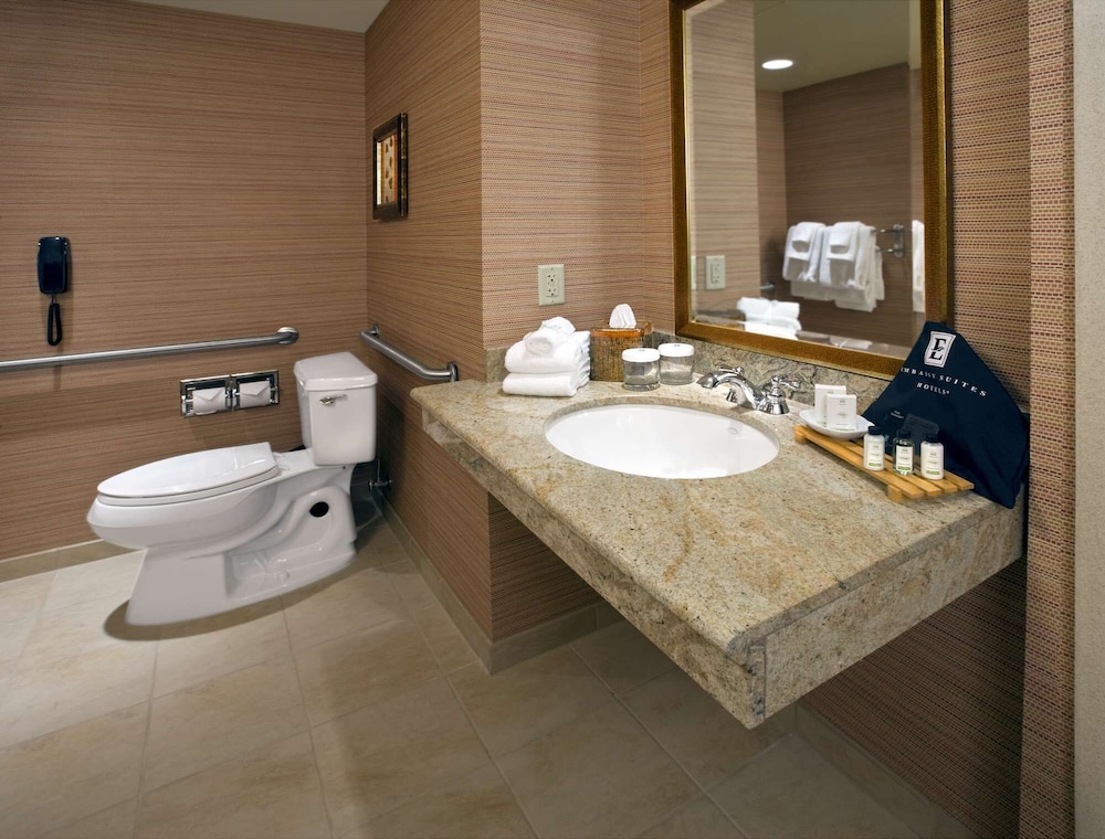 Suite, 2 Queen Beds, Accessible, Bathtub - Photo 8
