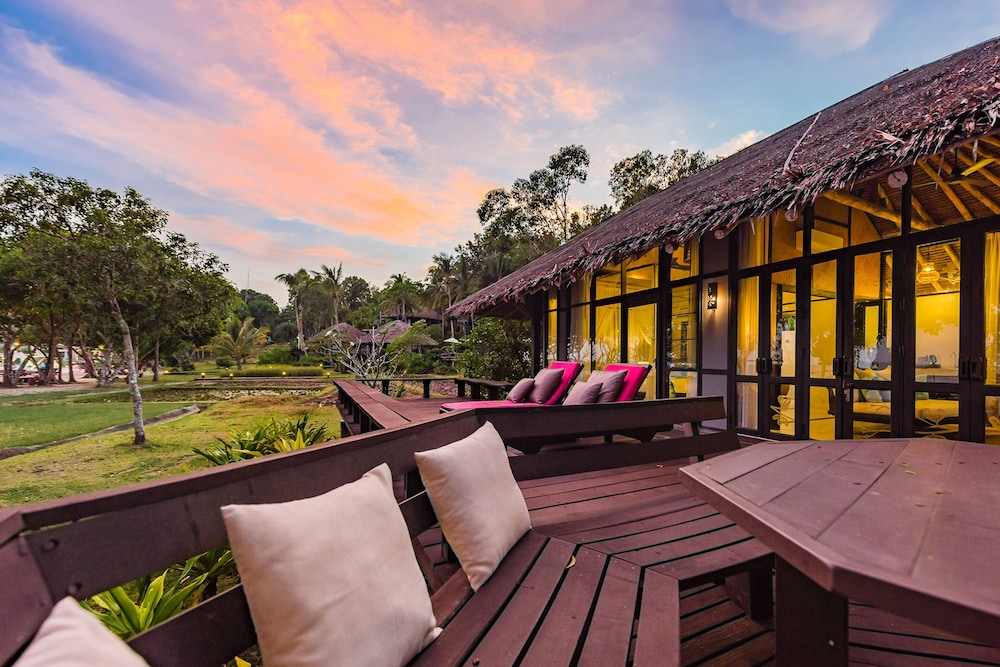 1 Bedroom Beach Front Villa - Photo 17