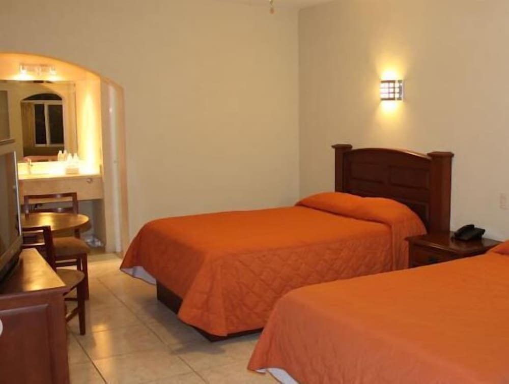 Room, 2 Double Beds photo 1