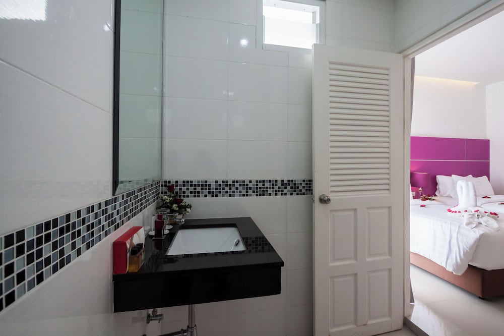 Superior Double or Twin Room - Photo 8