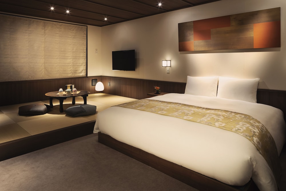 Premium Double Room, 1 Bedroom, Bathtub photo 2