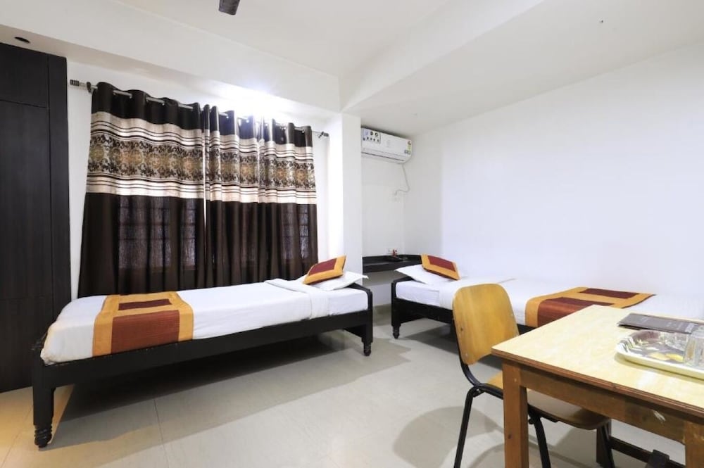 Executive Room - Photo 3
