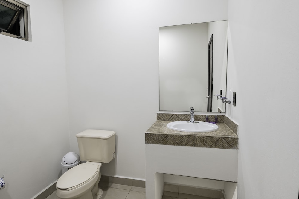 Deluxe Double Room - Photo 8
