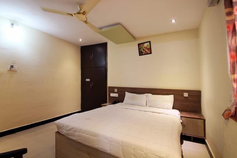 Deluxe A/C Room photo 3