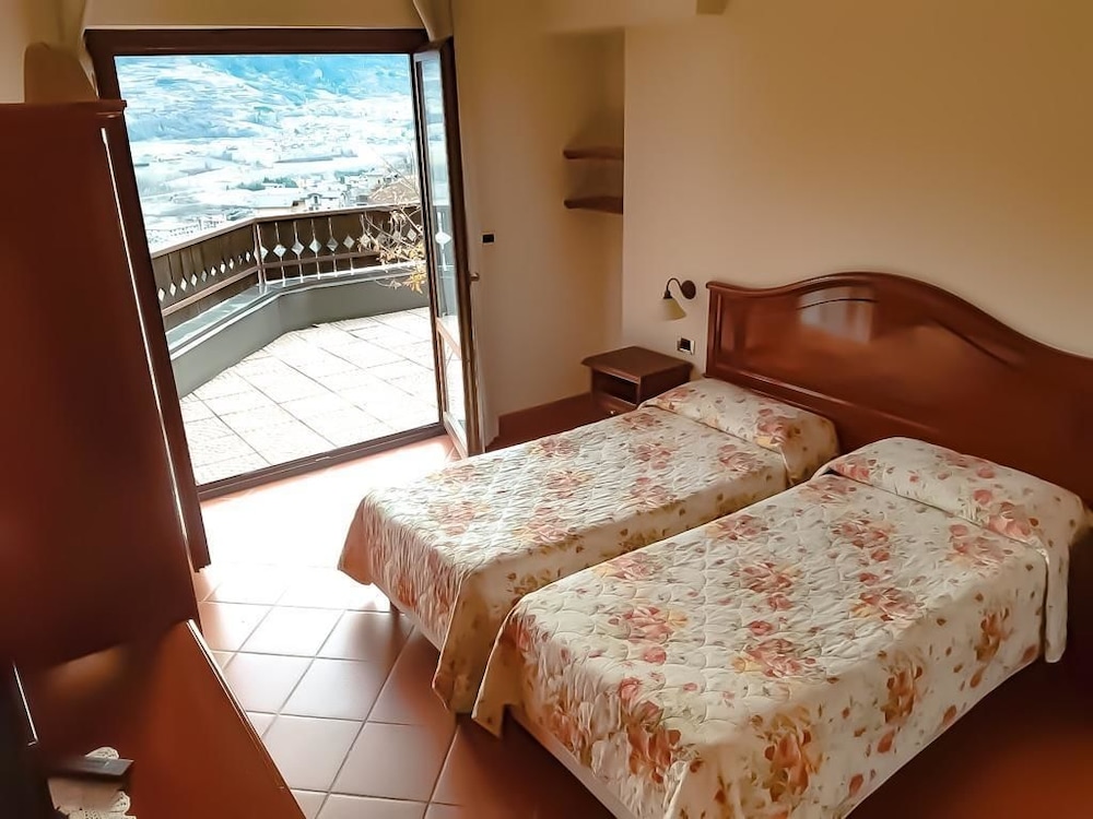 Business Double Room Single Use, Mountain View photo 1