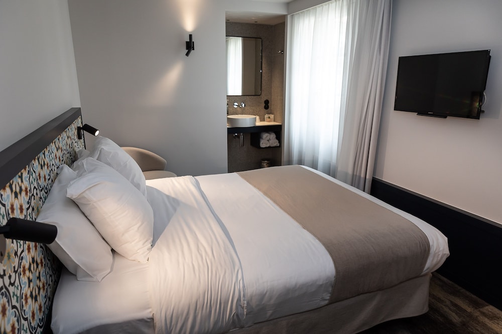 Standard Double Room, 1 Queen Bed - Photo 10