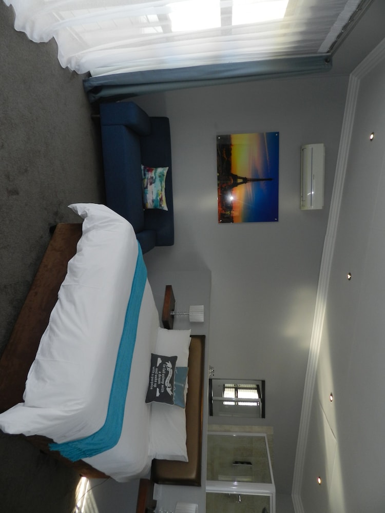 Premier Suite: Eiffel Tower photo 1
