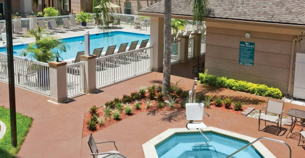Suite, 1 King Bed, Pool View - Photo 4