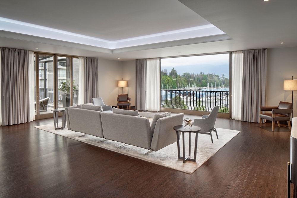 Suite, 2 Bedrooms, Mountain View