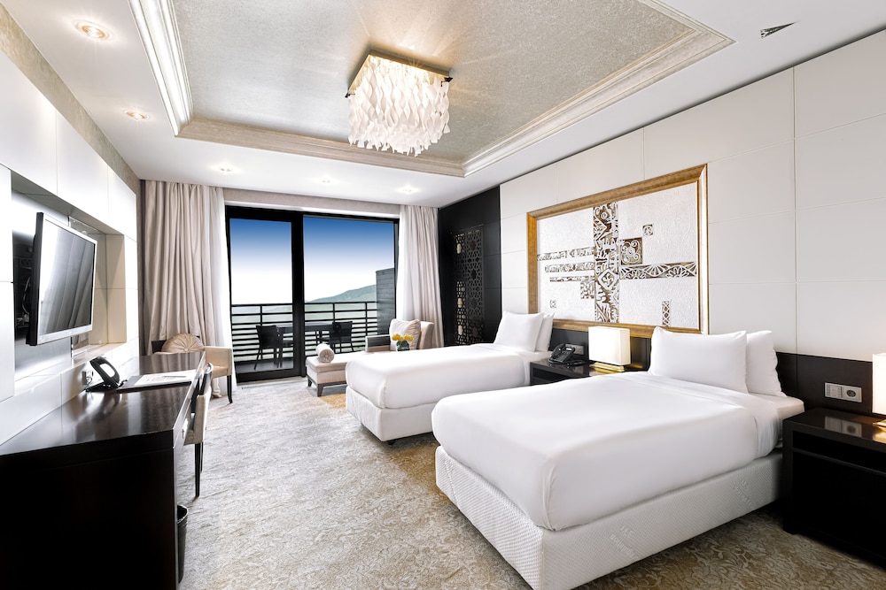 Superior Twin Room, Mountain View photo 1