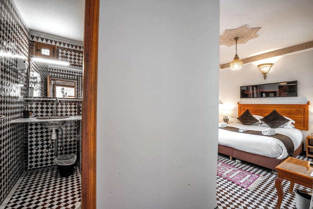 Standard Double or Twin Room photo 3