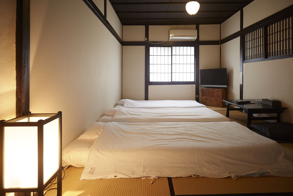 Traditional Triple Room, Multiple Beds (For 3 people,Check in time 4pm-10pm)