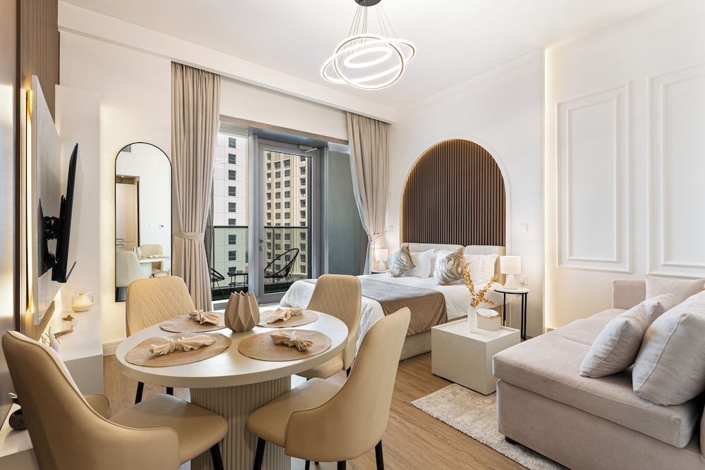 Luxury Studio, 1 King Bed with Sofa bed, Terrace, City View photo 1