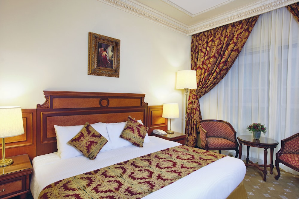 Deluxe Double Room Single Use, 1 King Bed