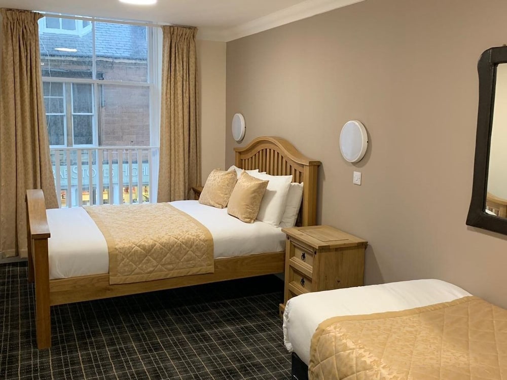 Suite, Ensuite (Double and Single) photo 2