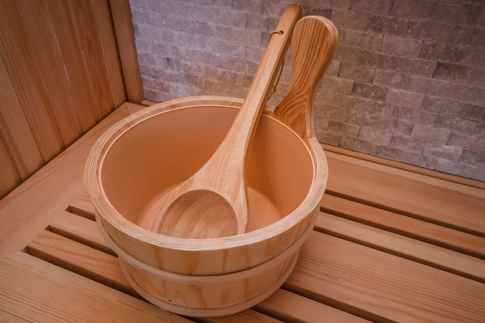 Wellness Room, Jetted Tub, Lake View (Sauna) - Photo 13